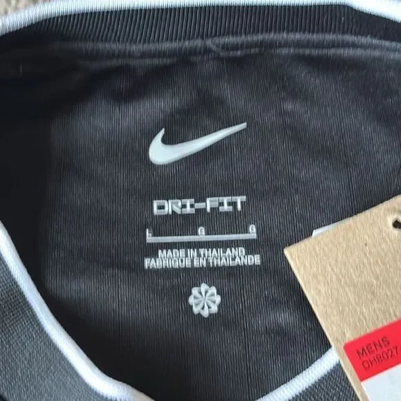 Nike Men’s Dri-FIT Long sleeve Referee II Jersey!